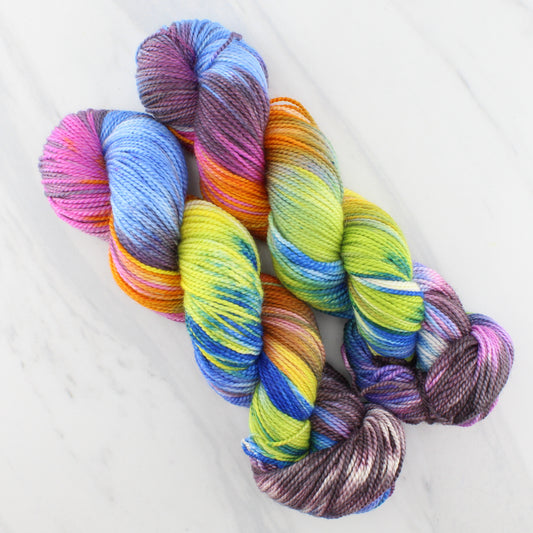 JONES' LES VENDEUSES DE TISSUE on Buttery Soft DK